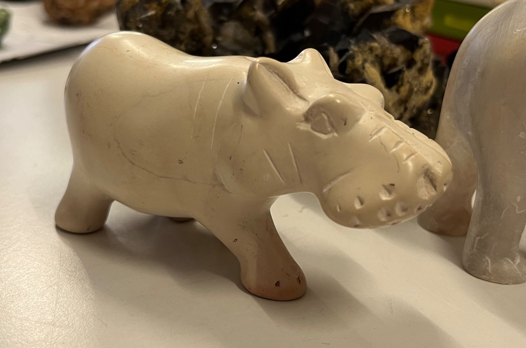 Statuette: 2 Tierfiguren Elefant Nilpferd – Usato da Stetten AG venduto da Brissago25 2