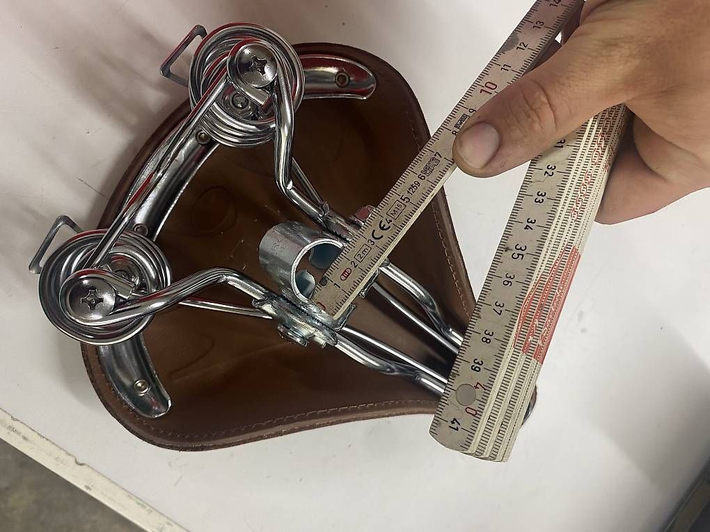 Selles, accessoires: Mofa Ledersattel – D'occasion à Hermiswil par reb_q8k9 2