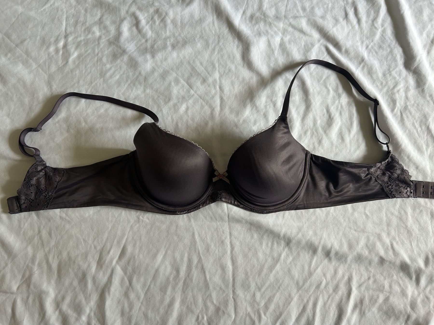 Victoria's Secret Altra biancheria intima: Victorias Secret BH: 34C, grau – Usato da Basel venduto da Interstellar85