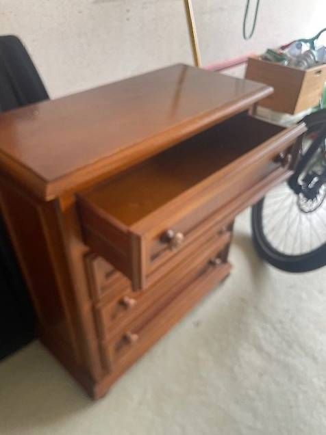Cassettiere: Commode avec 4 tiroirs – Usato da Orbe venduto da Temir53 1