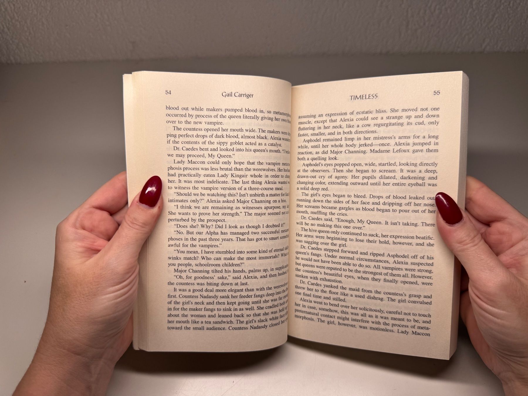 Libri: NOVEL: Gail Carriger, Timeless – Usato da Grosswangen venduto da English_books 3