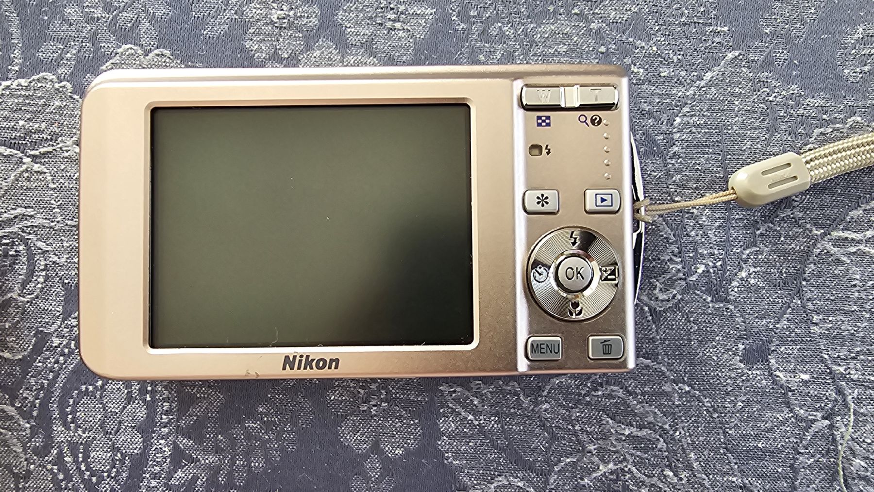 Nikon Fotocamera: Nikon Coolpix S520 8.0 Megapixel – Usato da Allschwil venduto da bar_csw9 1