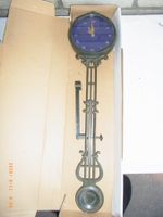 Schwingpendeluhr braucht Batterie......