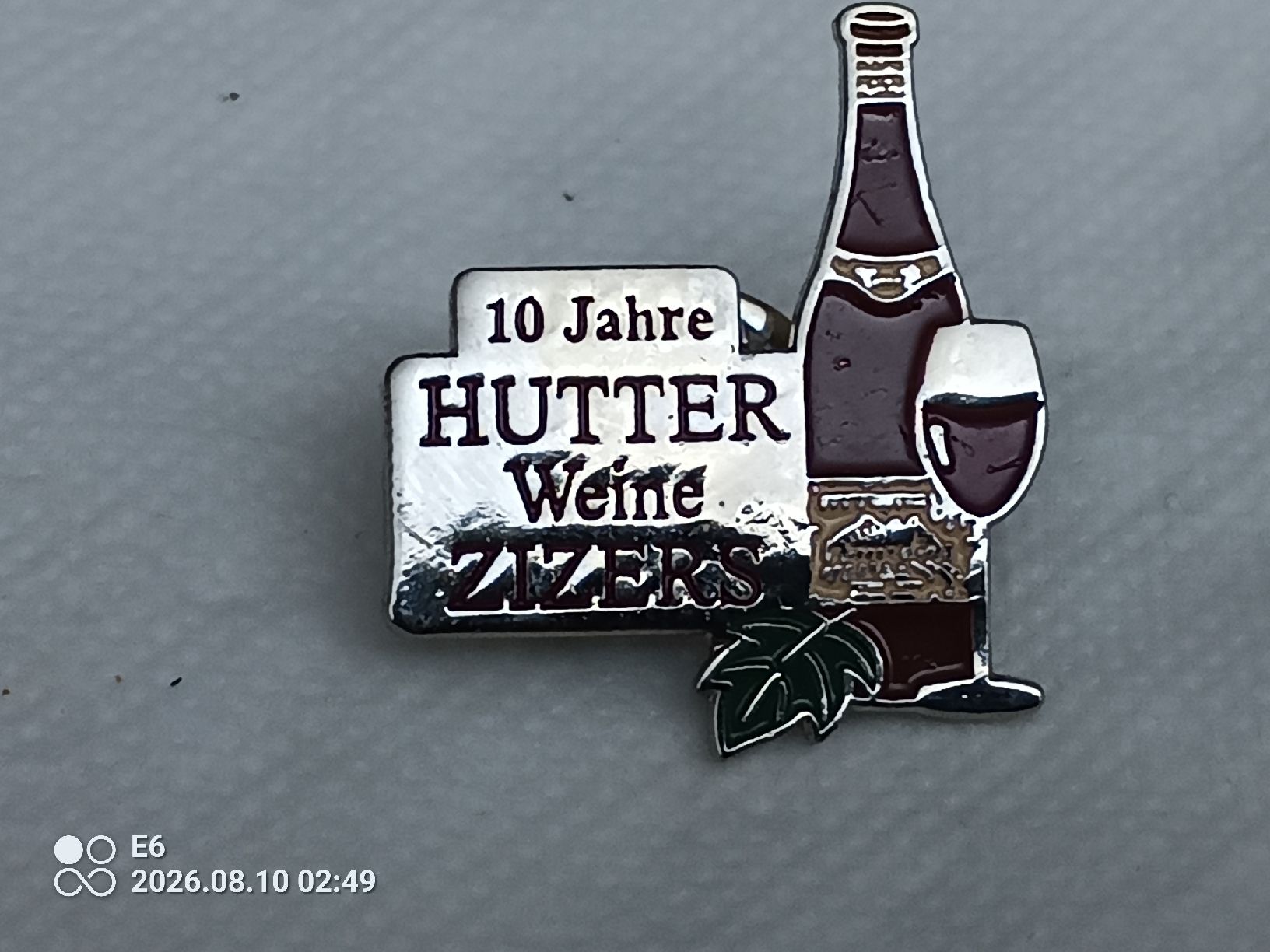 Placchette & Badge: Pin Hutter Weine – Nuovo (secondo la descrizione) da Zürich venduto da Mitzi6