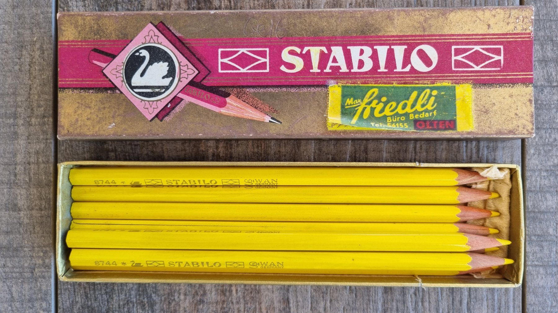 Stabilo Bleistifte, Farbstifte & Kreide: STABILO Farbstifte SWAN 8744 2mm Gelb Originalverpackung – Gebraucht aus Bözberg von heinz-d