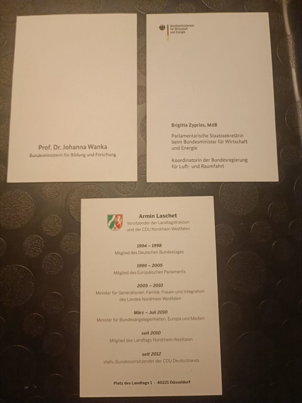 Autographes: Politik DE - handsignierte Autogrammkarten Set – D'occasion à Menziken par Artographs 1