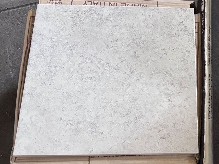Bodenbeläge: Bodenplatten beige/weiss – Neu und originalverpackt aus Koppigen von alfa35