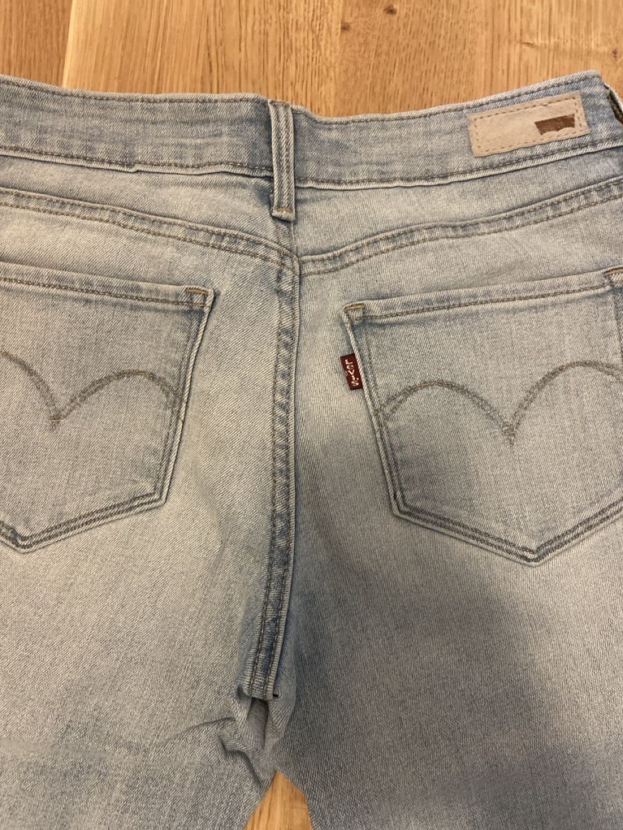 Jeans: Jeans levi’s – Usato da Lausanne venduto da lau_8vk7 2