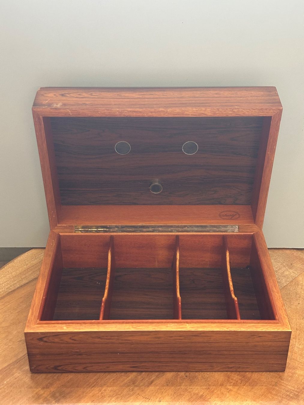 Autres tabacs: Davidoff Holzbox / Zigarrenbox – D'occasion à Otelfingen par Yossi-68