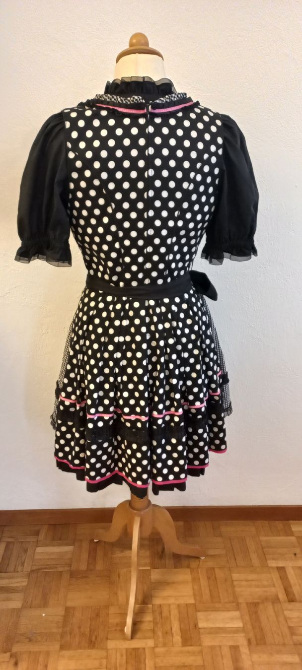 Costumi: Krüger Dirndl mit Bluse – Usato da Grüningen venduto da selinasearching 4