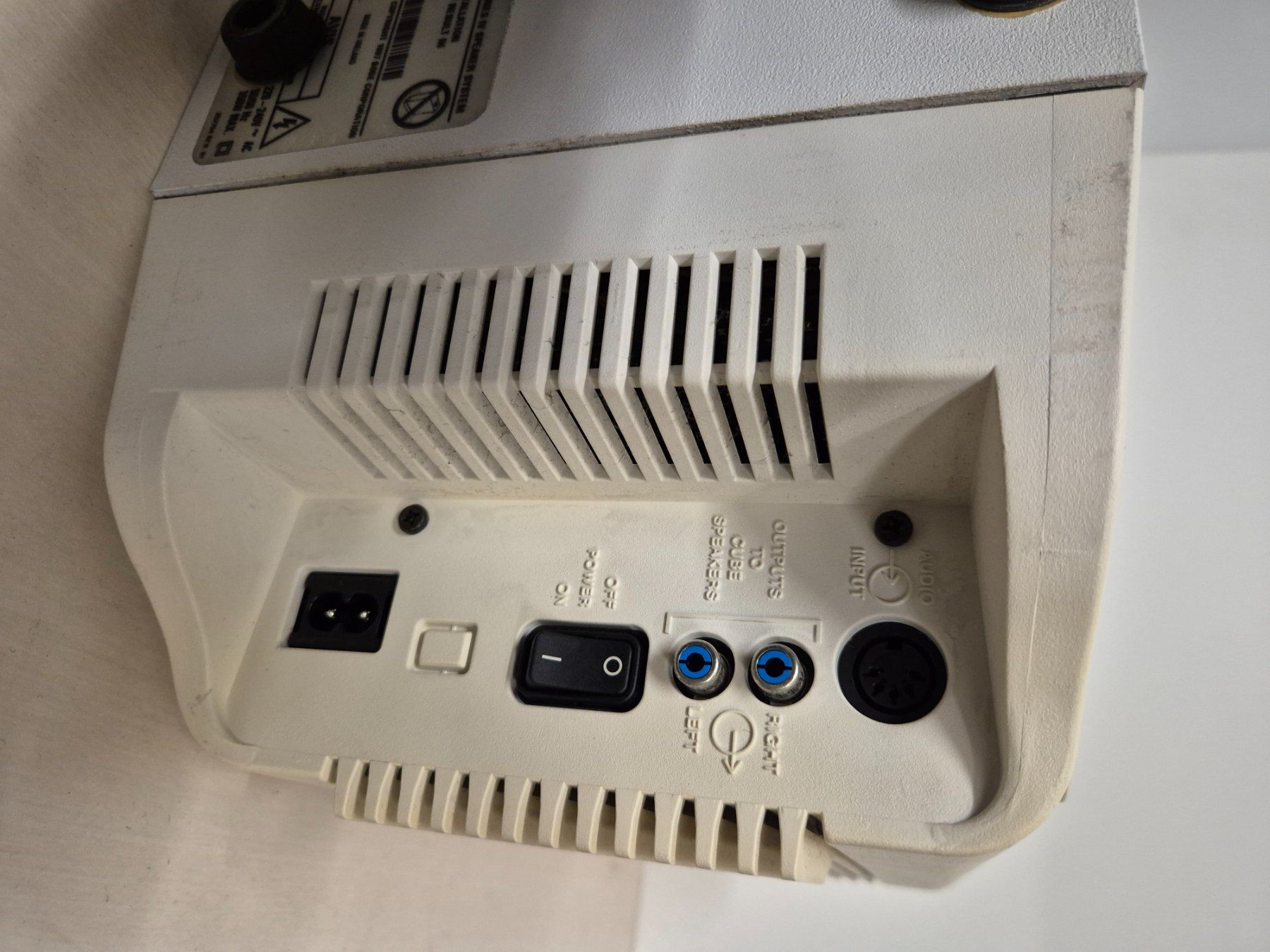 Bose Amplificatori: Bose Soundsystem mit 6 Lautsprecherboxen – Usato da Zug venduto da Peterhans01 3