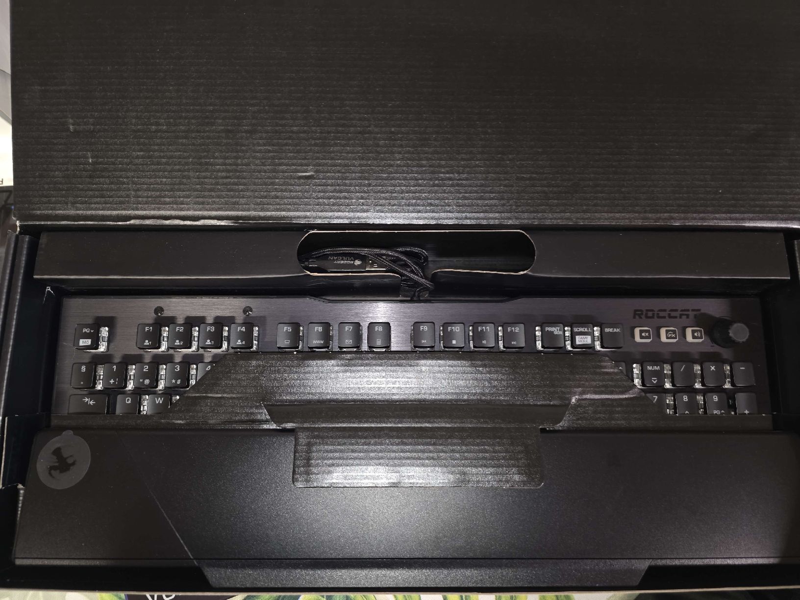 Roccat Tastiere: Clavier gaming Roccat Vulcan – Nuovo (secondo la descrizione) da Riaz venduto da dex_mnf8