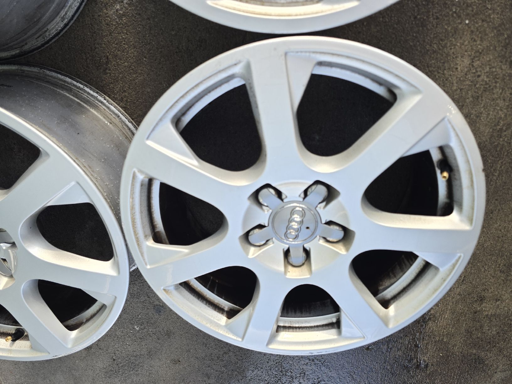 Audi Pneumatici & Ruote complete: Felgen audi 17 zoll 5x112 – Usato da Buchs AG venduto da adz_wf9f 2