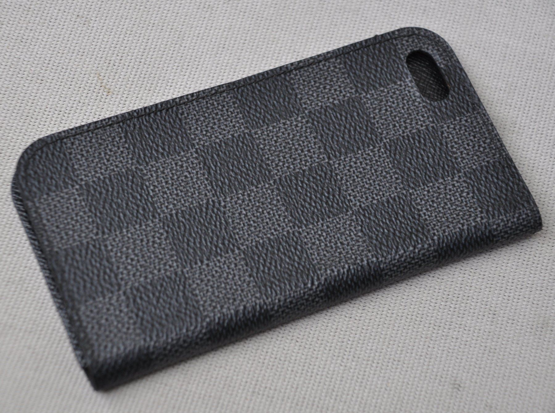 Louis Vuitton Cover & Protezioni schermo: Louis Vuitton  Hülle  / coque - iPhone – Usato da Collonges venduto da arashee 4