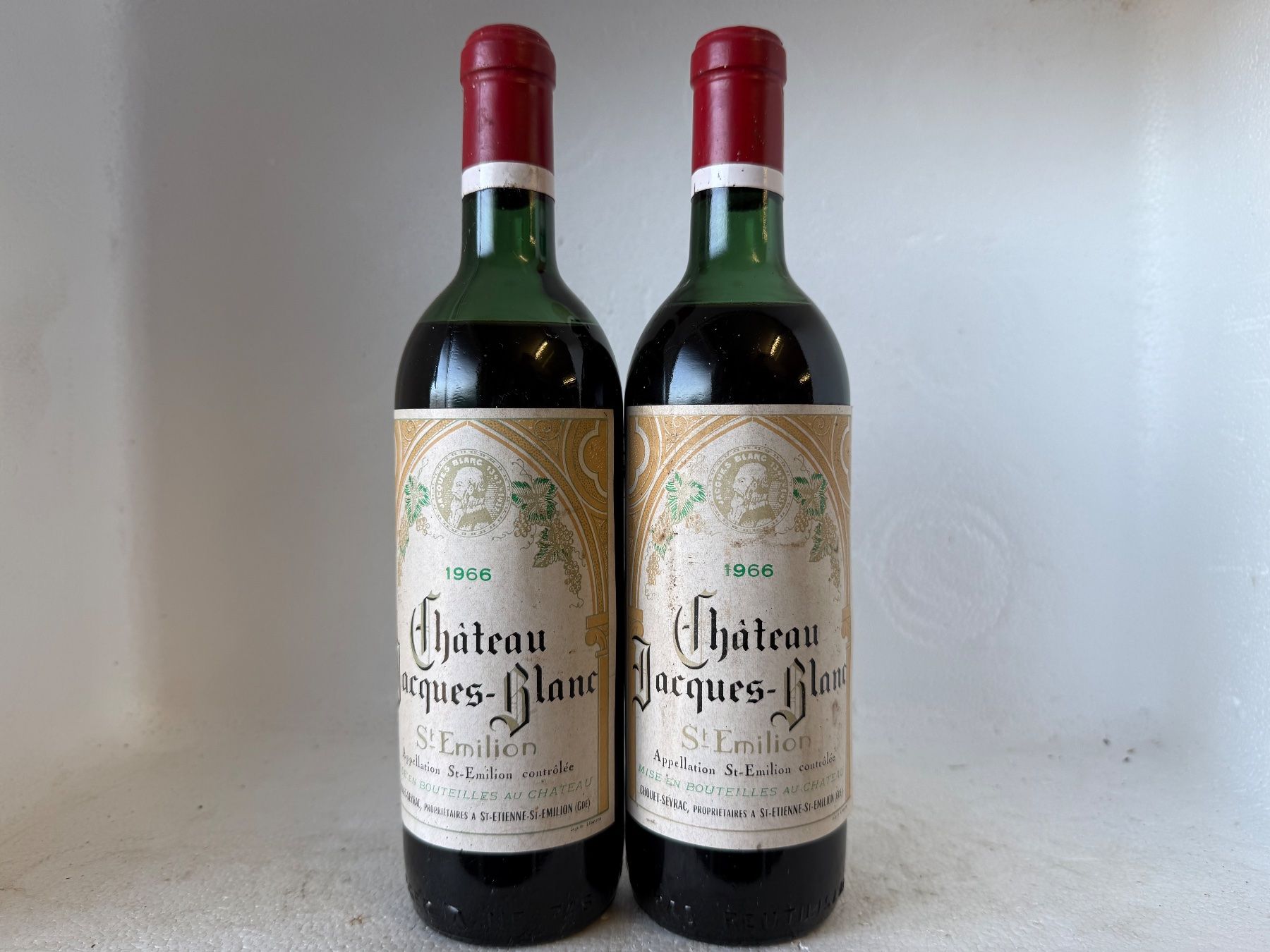 Vino: 2 Flaschen Château Jacques-Blanc St-Emilion 1966... – Nuovo e nell'imballaggio originale da Wöschnau venduto da Vinsale