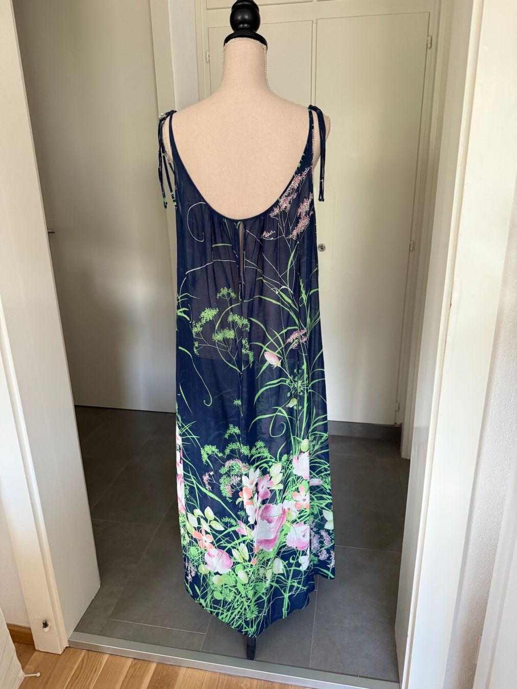 Robes: Robe de plage - M – D'occasion à Sion par accroshoes 2
