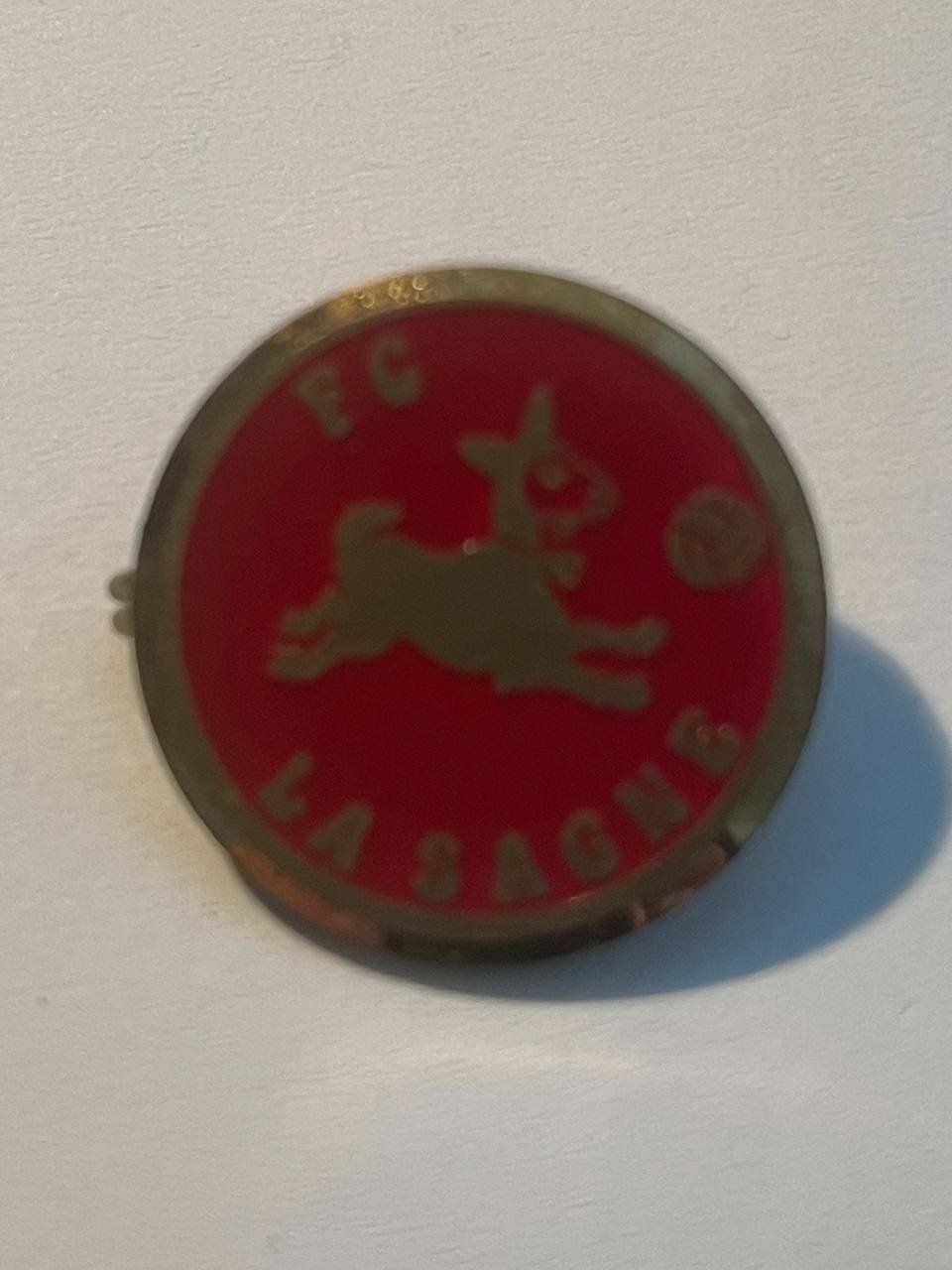 Placchette & Badge: 134. FC La Sagne – Usato da Luzern venduto da Irek