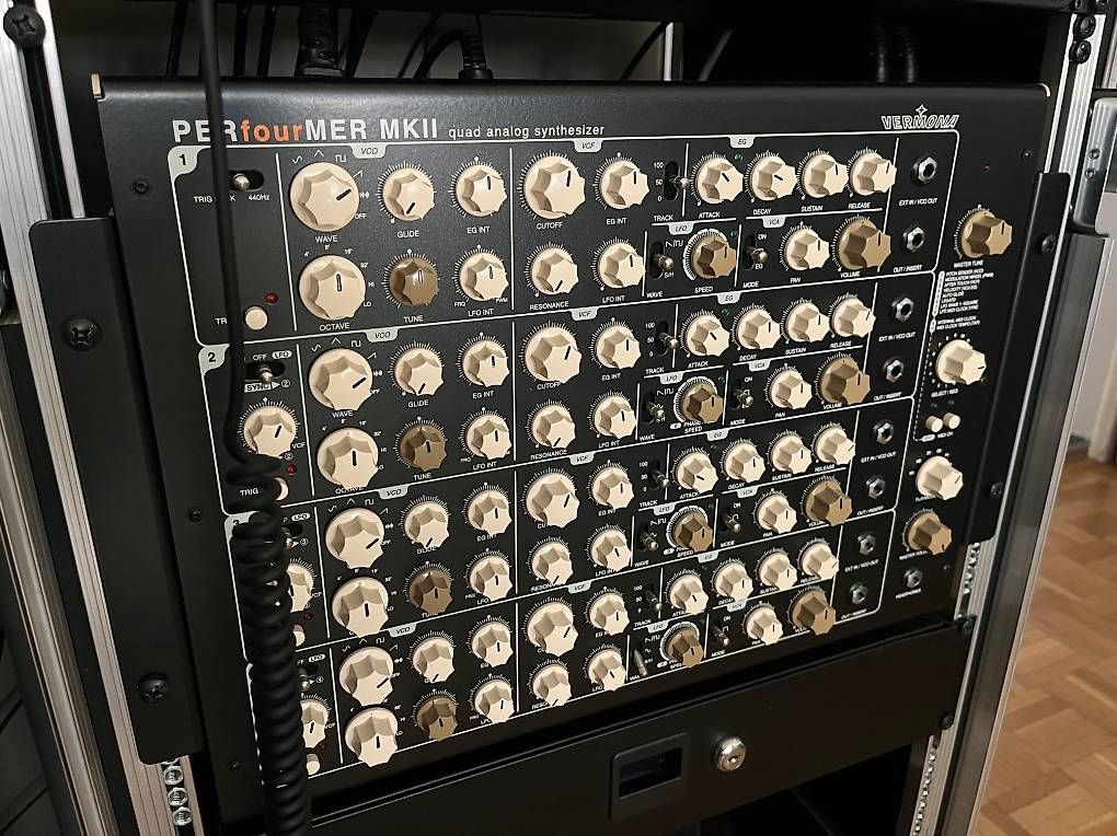 Vermona Strumenti musicali: Vermona Perfourmer MKII - Analog Synthesizer – Usato da Oberengstringen venduto da mathias_makau