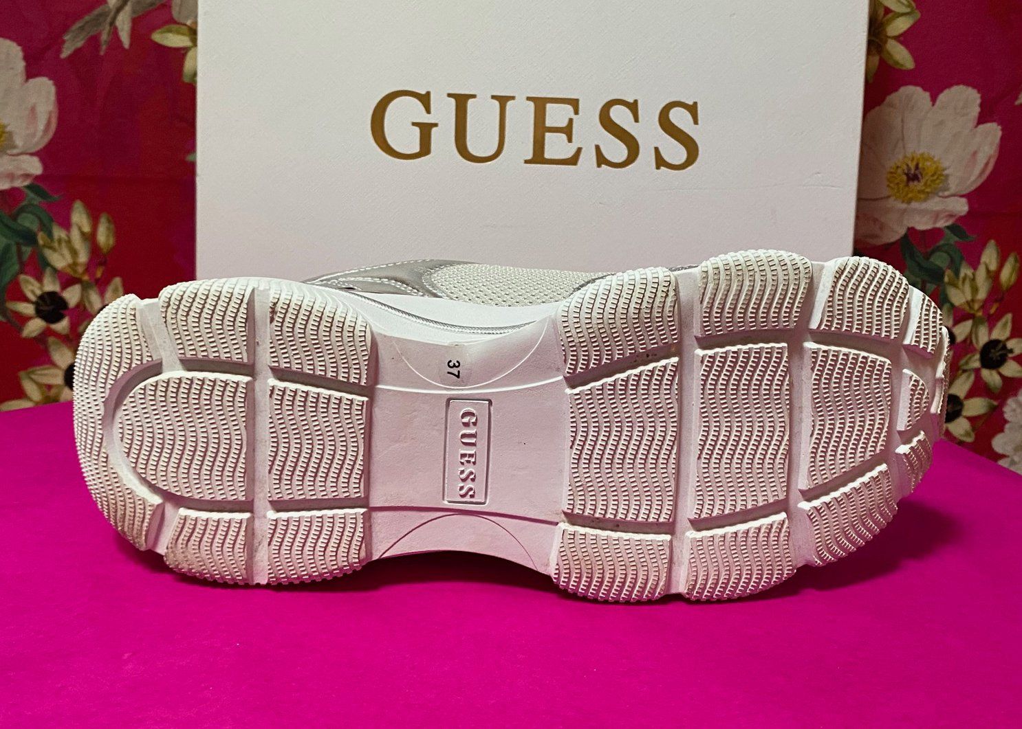 Damenschuhe: GUESS Sneakers – Gebraucht aus Gerra (Verzasca) von trend-corner 3
