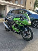 Kawasaki Ninja 250R mit Speziallackierung