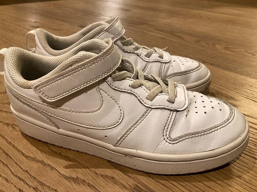 Schuhe für Jungen: Original Nike Sneakers Gr. 34 – Gebraucht aus Winterthur von Rawille