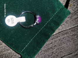 Lila Stein Ring, Stahl, Grösse 19, neuwertig, Top!