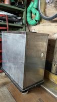 Grosser Warmhaltebehälter Edelstahl mit 2 Einsätzen, fahrbar