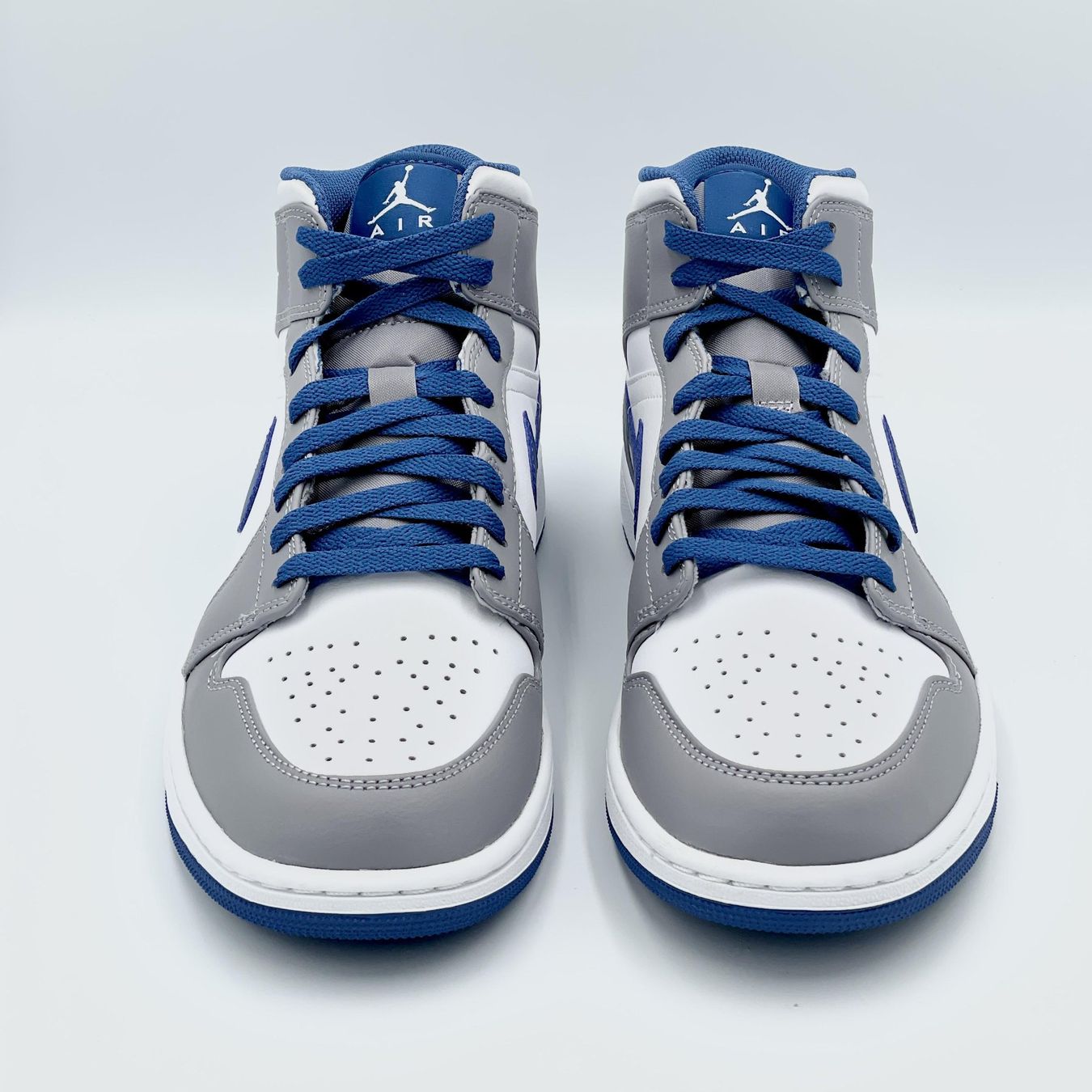 Jordan Herrenschuhe: Nike Air Jordan 1 Mid True Blue EU 44 – Neu und originalverpackt aus Erlinsbach von sasneakers 3