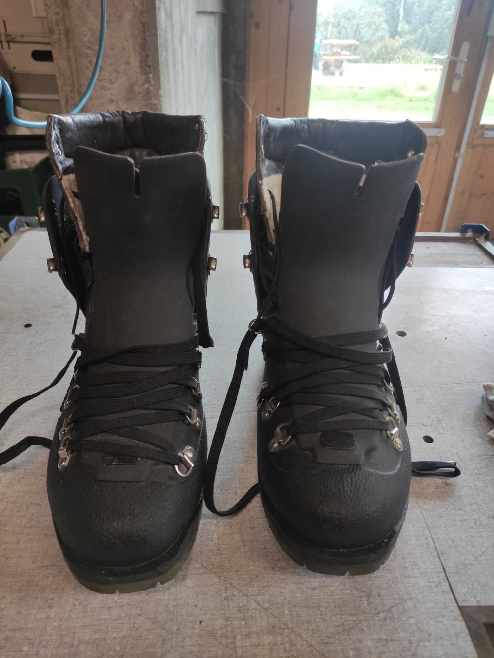 Raichle Scarpe da uomo: Raichle Schalenschuhe 7.5 UK – Nuovo (secondo la descrizione) da Provence venduto da Finbotsy