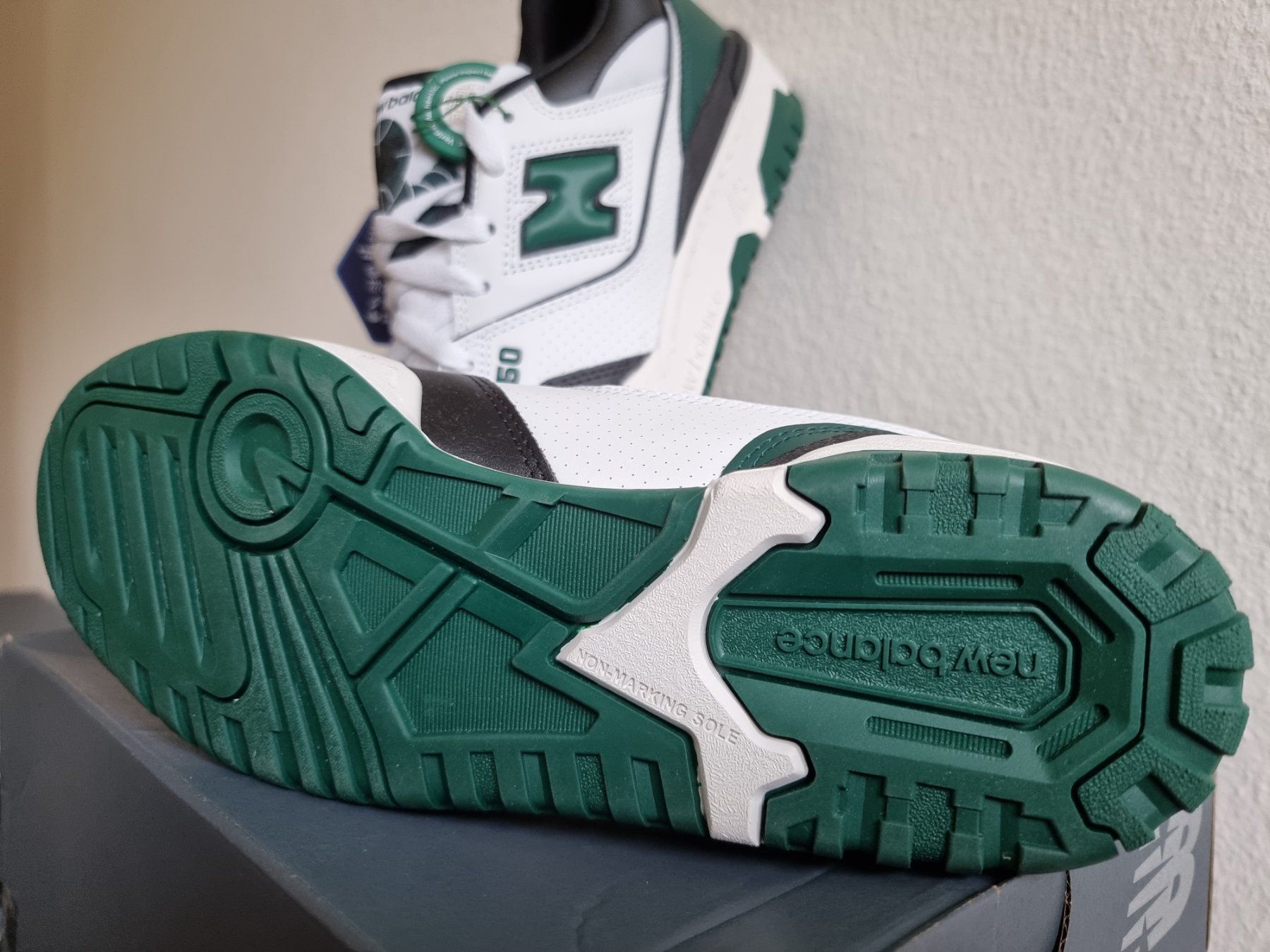 New Balance Scarpe da uomo: New Balance 550 White Green Black – Nuovo e nell'imballaggio originale da Glarus venduto da fschneider99 4