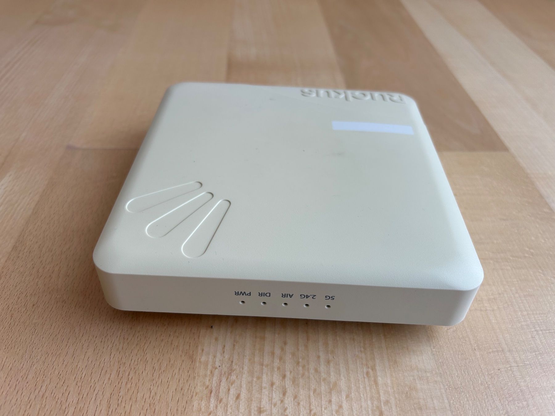 Modem & Router: Ruckus ZoneFlex 7372 Wireless Access Point (WLAN) – Usato da Bremgarten AG venduto da Auctionforyou