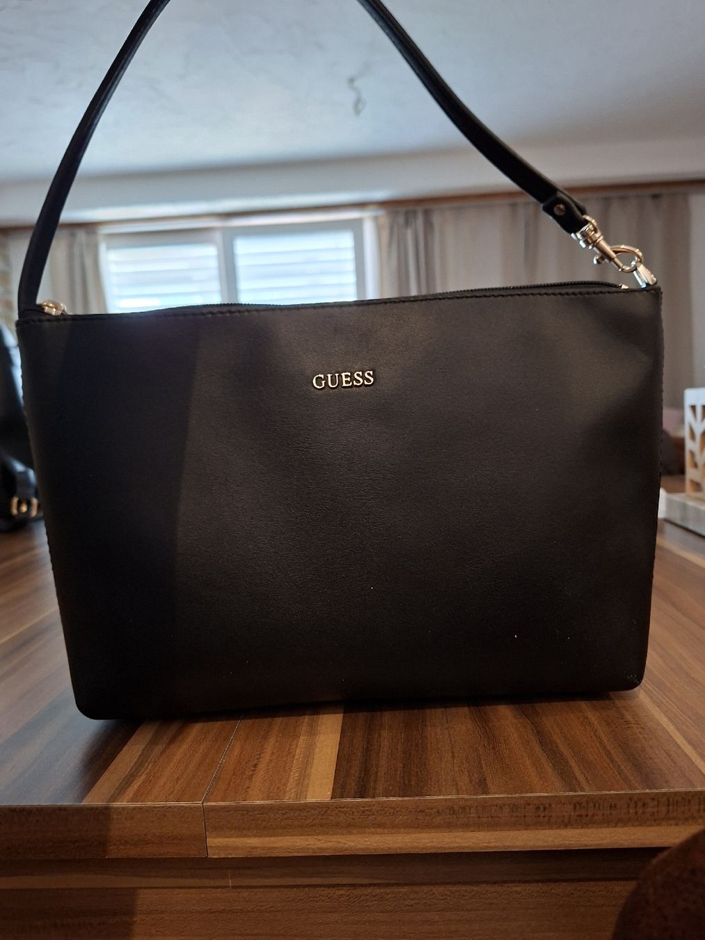 Guess Borse da donna: Guess Handtasche schwarz  – Usato da Hittnau venduto da som_x965 1