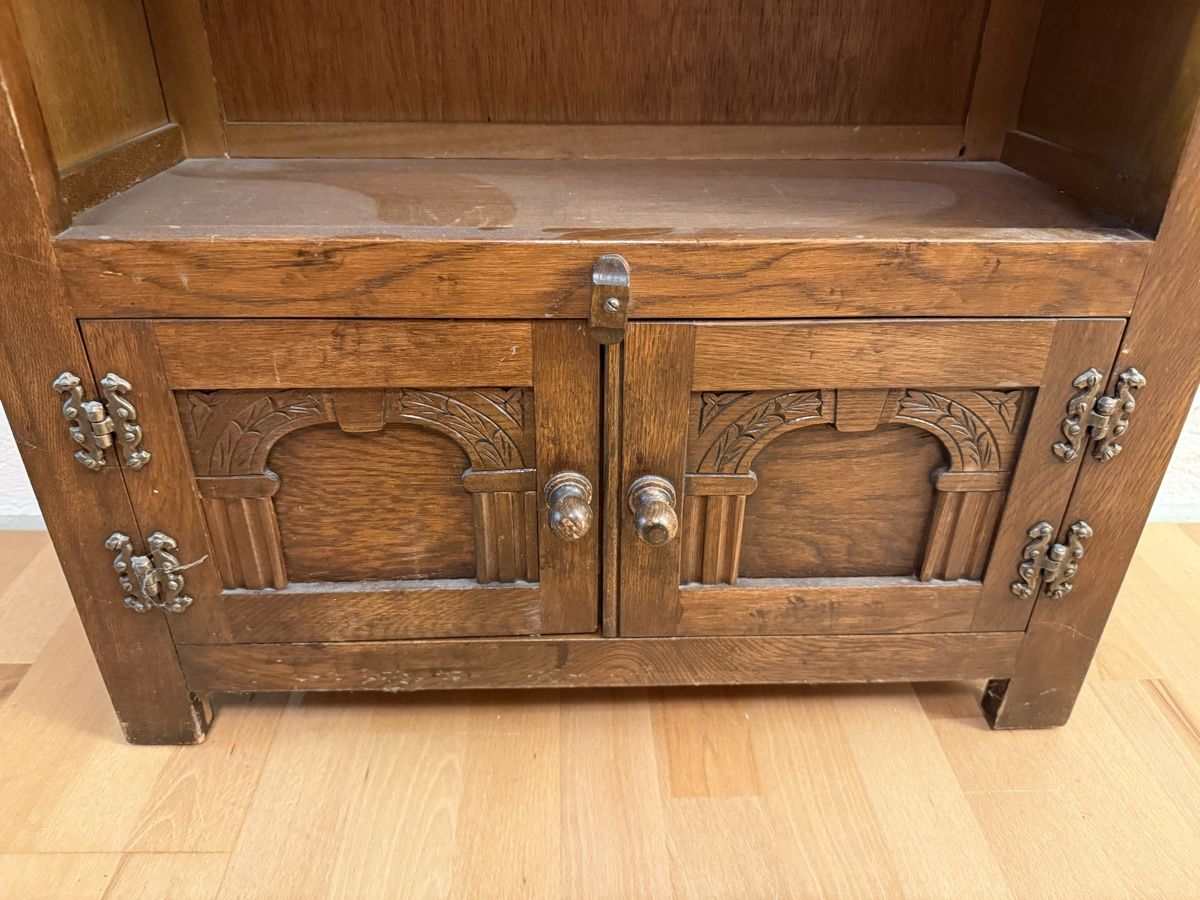 Regale: Vintage Eichenregal mit Schnitzereien & Schrank – Gebraucht aus Bern von Moowee 3
