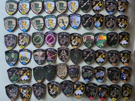 XXL Lot Badges HQ FU RISTL Tenue A UND B  B mit Klett