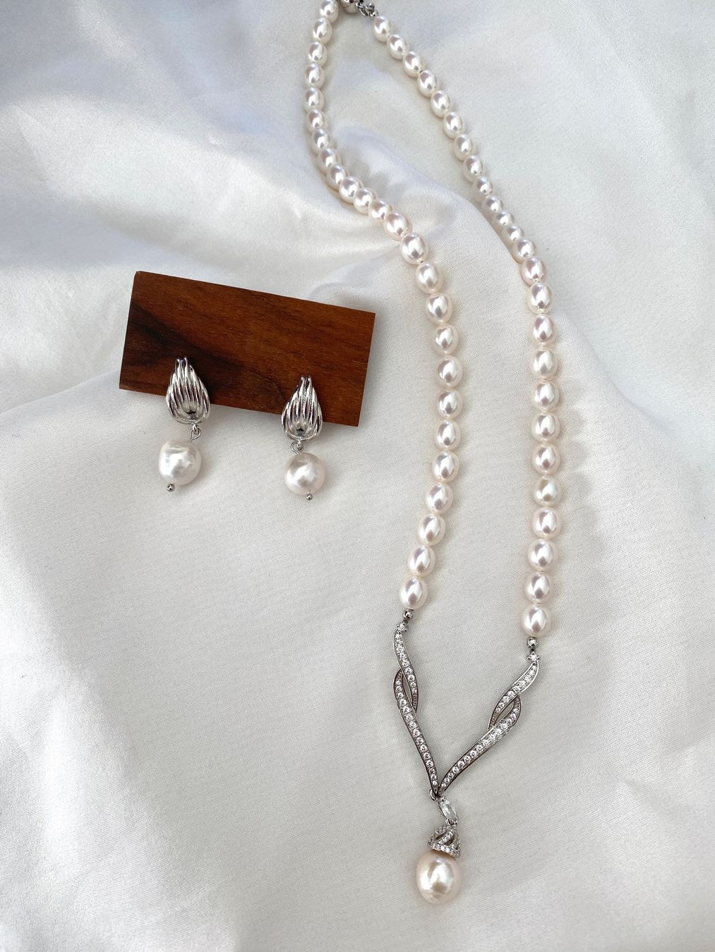 Catenine: Top Glanz Süsswasserperlen Kette mit Ohrringe – Nuovo e nell'imballaggio originale da Sarnen venduto da Yingsperlen4