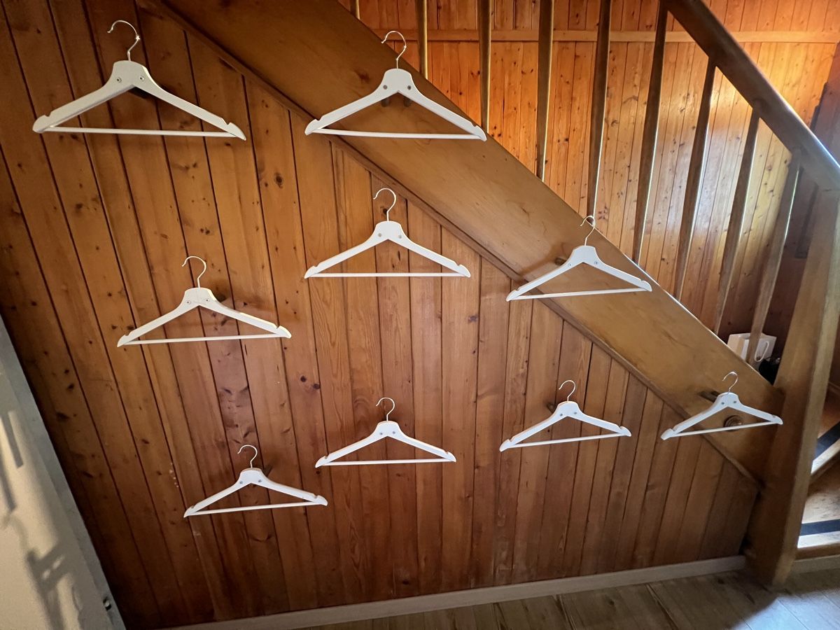 Garderobe: DIY Garderobe in Weiss. 9 Stk.  – Gebraucht aus Rotkreuz von Migu2012