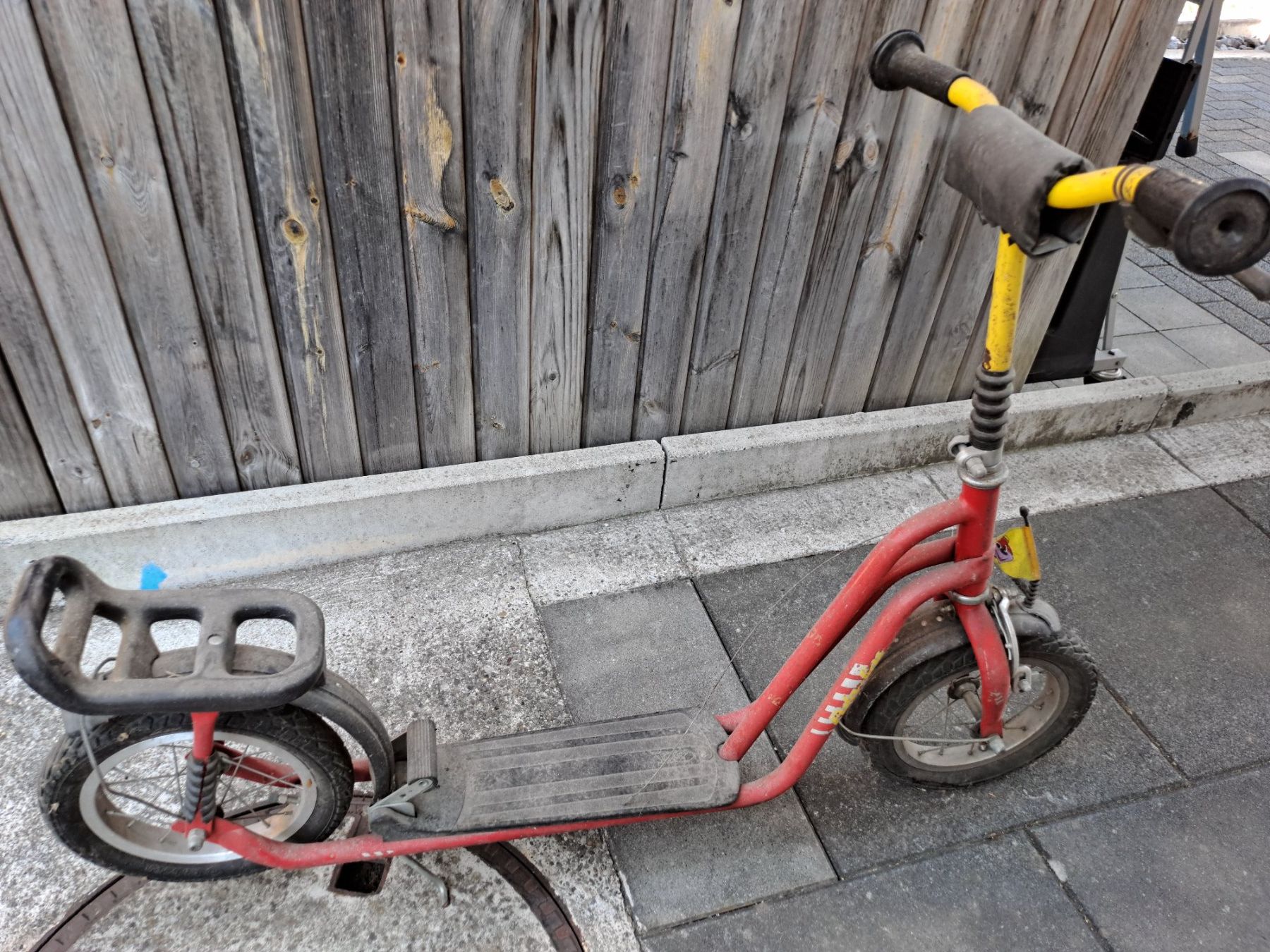 Puky Fahrzeuge für Kinder: 2xTrottinett Gebraucht Defekt – Defekt aus Reiden von vscp5 1