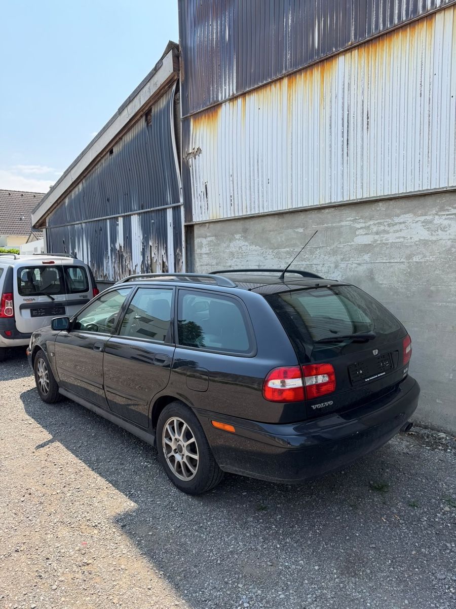 Volvo Automobili: Volvo v40 frisch MFK – Difettoso da Bütschwil venduto da sof_p98b 2