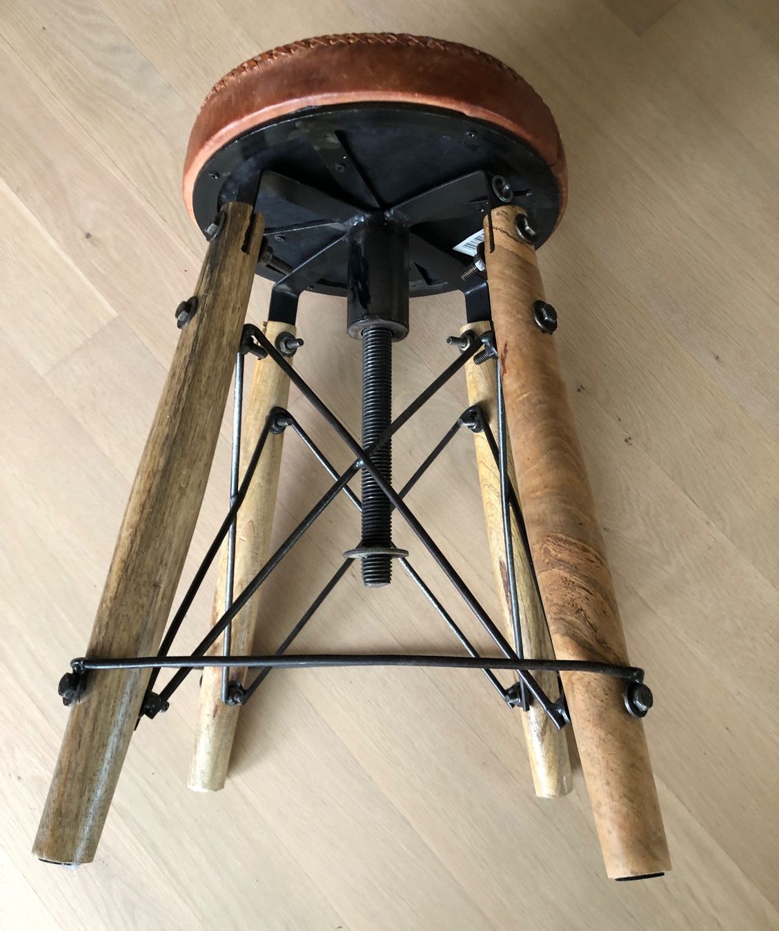 Sgabelli: Retro Vintage Hocker Leder-Metall – Usato da Solothurn venduto da SusanneL01 1