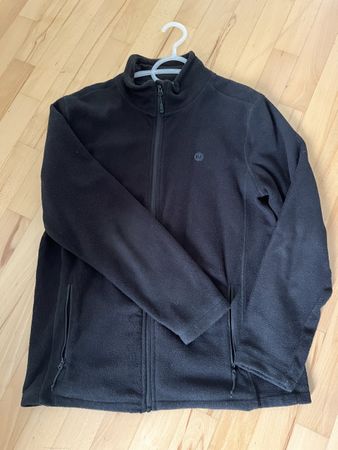schwarze Fleecejacke der Marke Nord