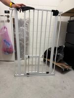 Hunde-/Kinderschutzgitter mit integrierter Tür – Metall weis