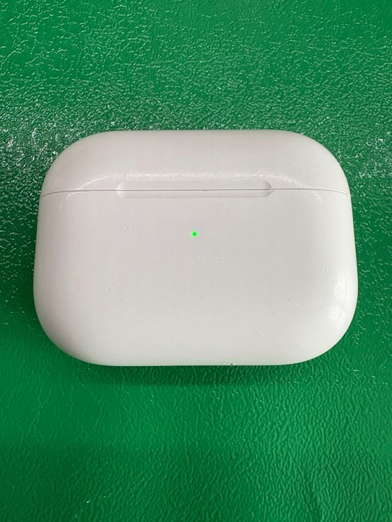 Apple AirPods Pro 2 charging case. 2