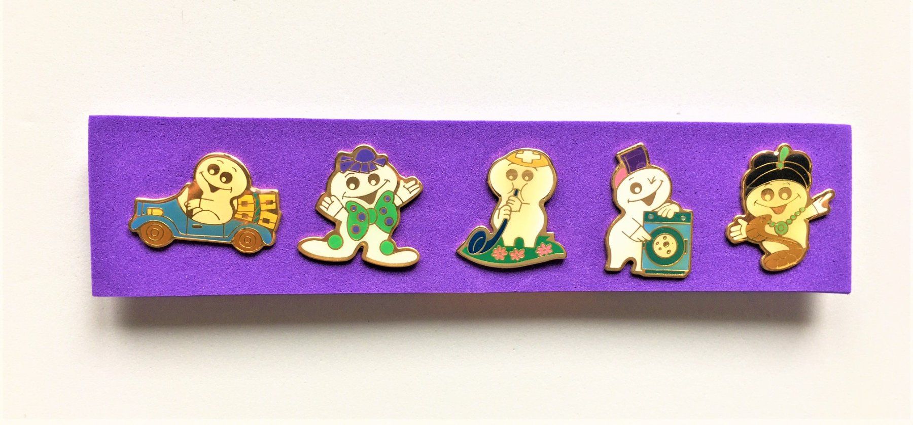 Plaketten & Abzeichen: 5 ver. MAGA - Pins mit Goldrand – Gebraucht aus Oberaach von feggi