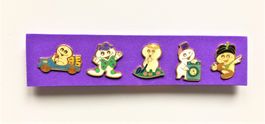 5 ver. MAGA - Pins mit Goldrand