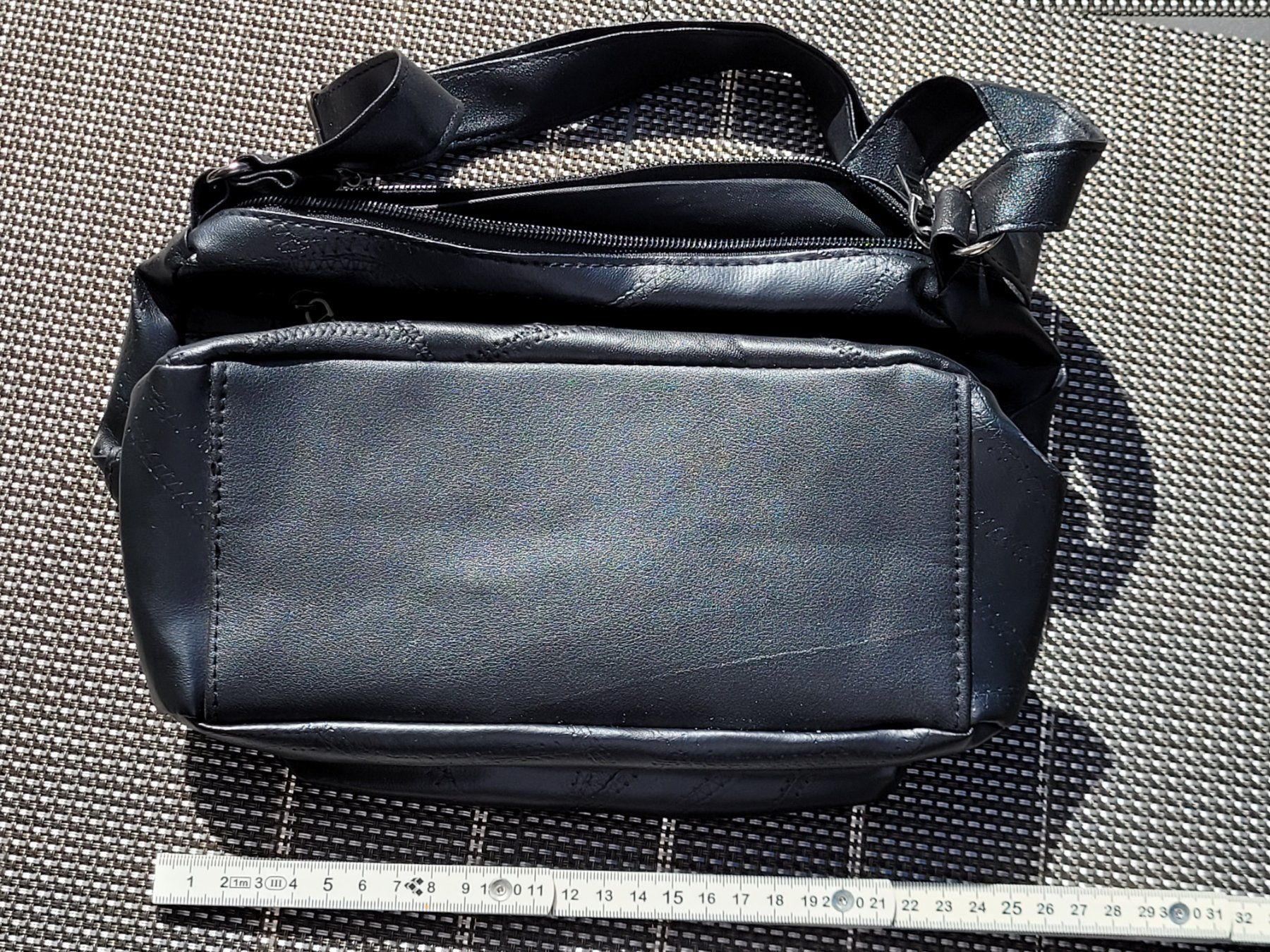 Taschen für Damen: Damen-Handtasche Leder NEU/OVP – Neu und originalverpackt aus Oetwil am See von swisspeak 3