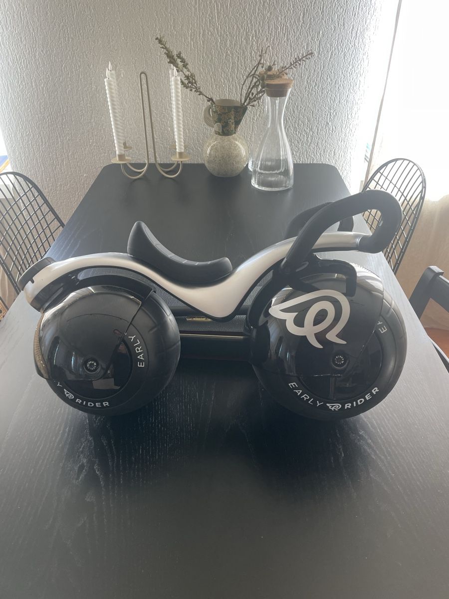 Veicoli per bambini: Early Rider Super Velio – Usato da Bäch SZ venduto da Speed918