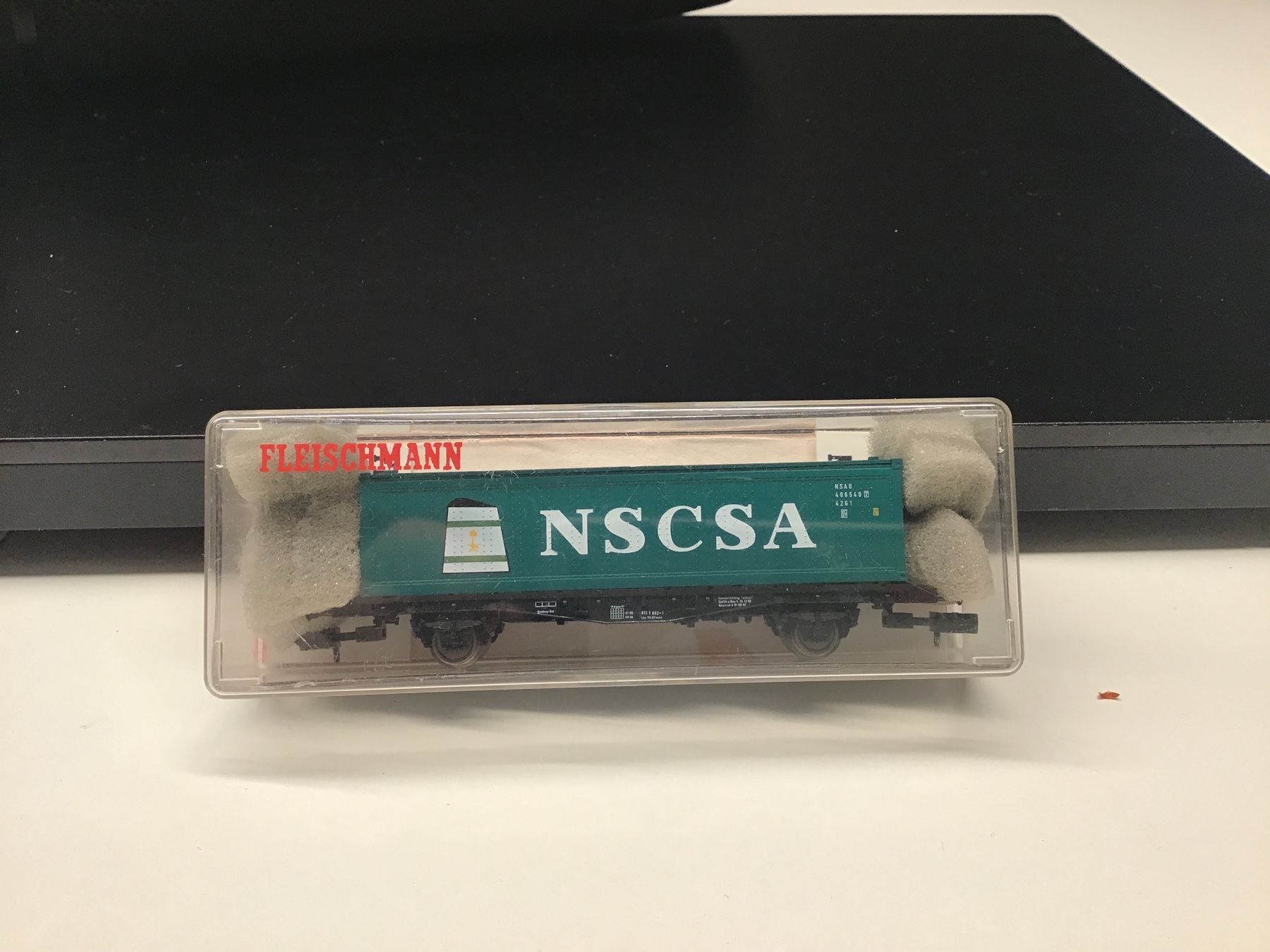 Fleischmann Modellini di ferrovie: Fleischmann NCSA Containerwagen 4201 - N – Usato da Männedorf venduto da Spezial-Modelle 1