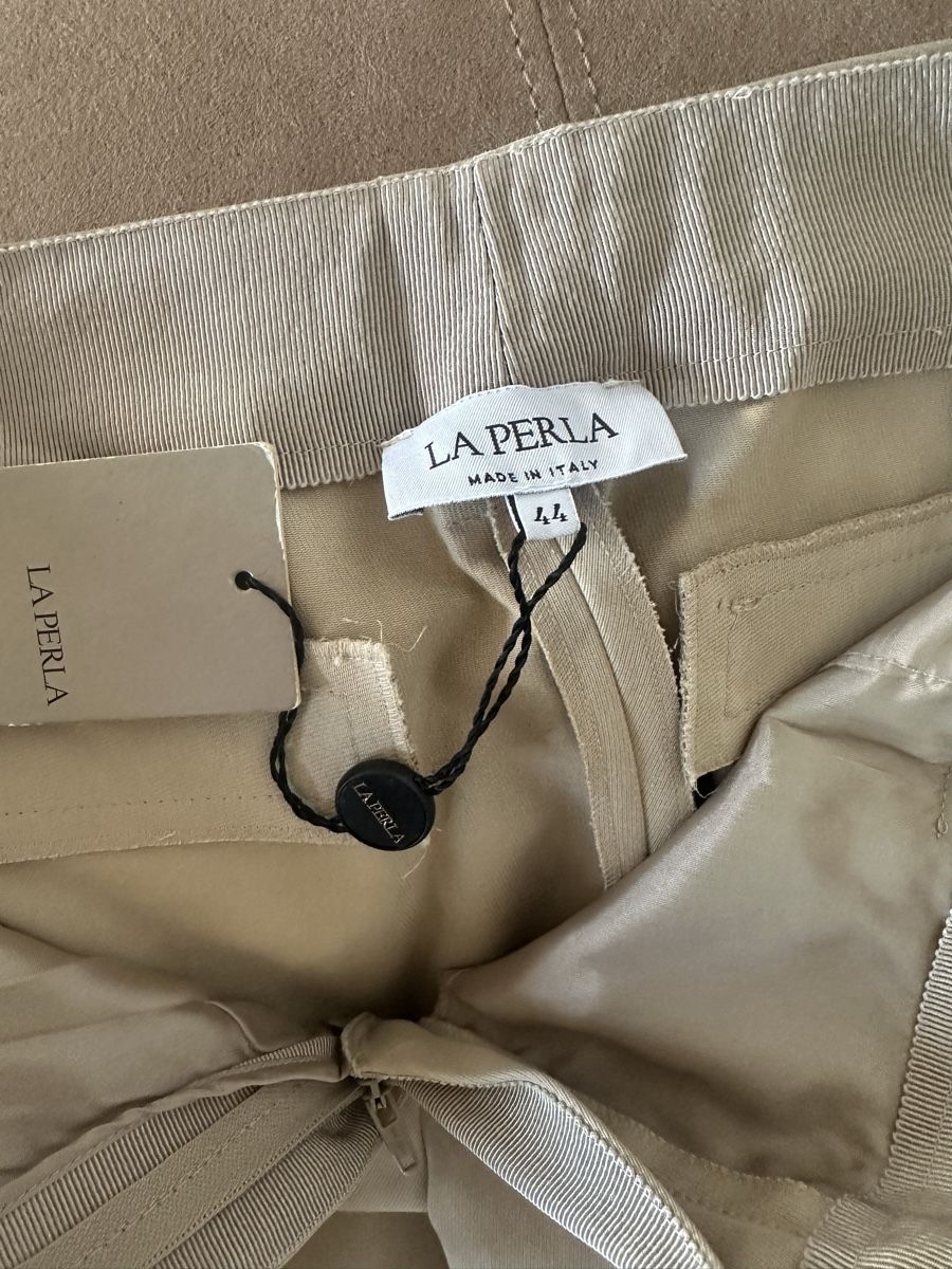Pantaloni: LA PERLA Pantaloni – Nuovo (secondo la descrizione) da Cureglia venduto da myr_9v25 5
