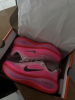 Nike Vomero plus hyper pink