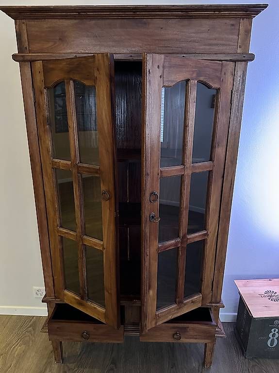 Vitrinen: Antike Vitrine aus Teakholz – Gebraucht aus Nürensdorf von bowmore70